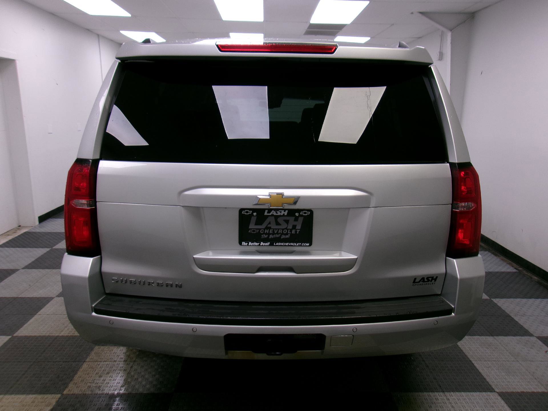 Used 2018 Chevrolet Suburban LT image 14