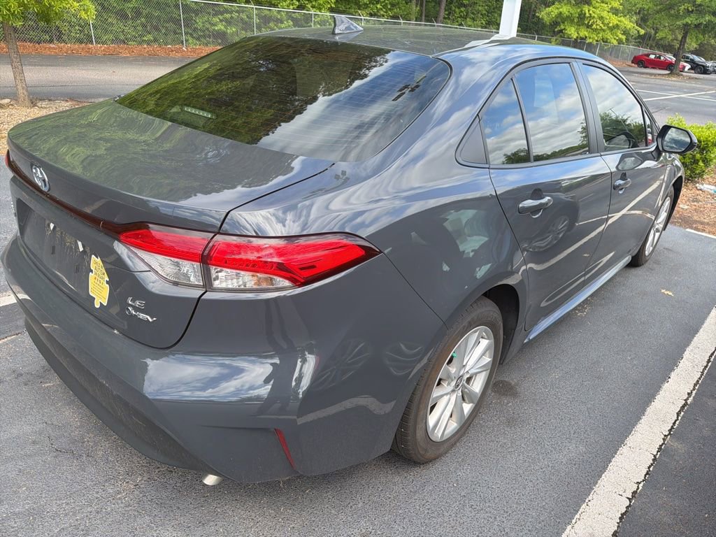 Used 2025 Toyota Corolla LE FWD image 5