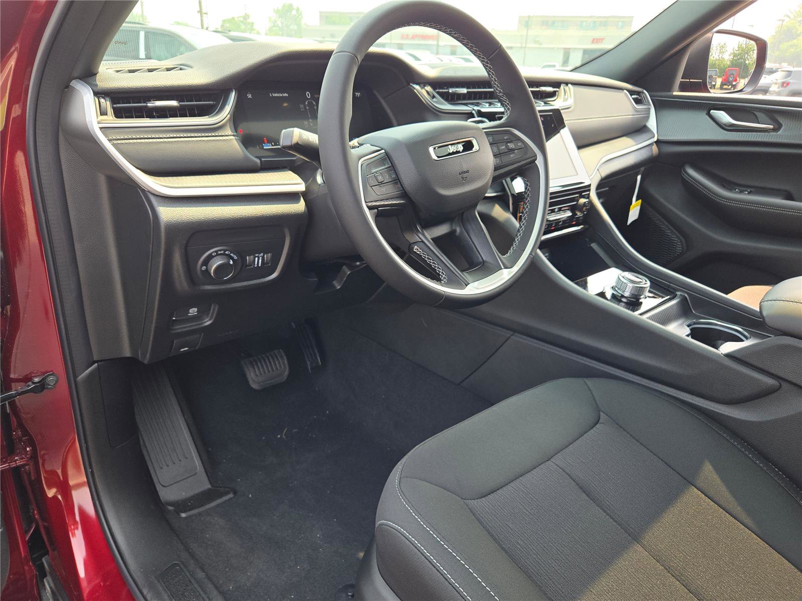 New 2025 Jeep Grand Cherokee L Laredo w/ Luxury Tech Group I image 25