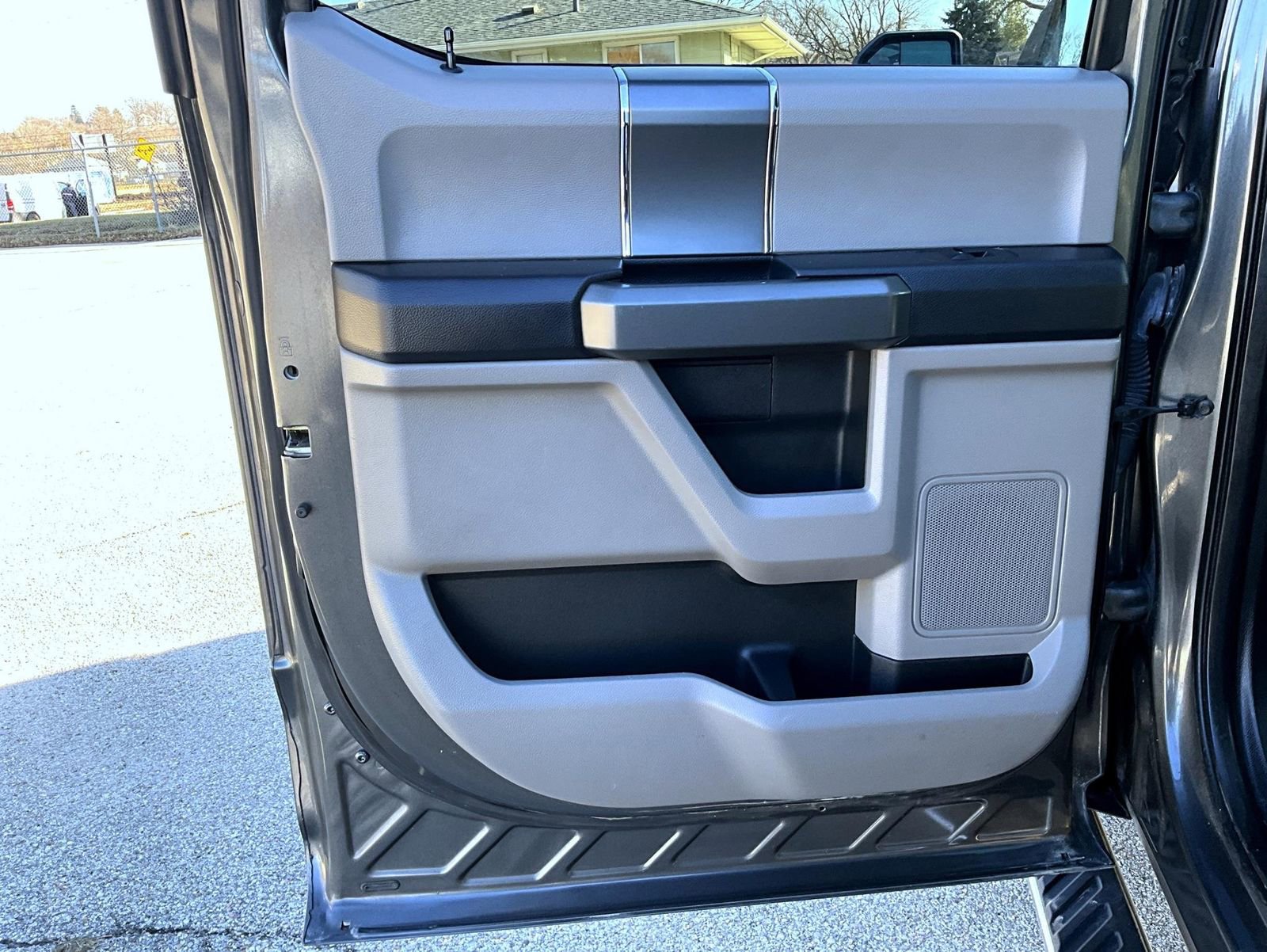 Used 2016 Ford F150 XLT w/ Equipment Group 302A Luxury image 20