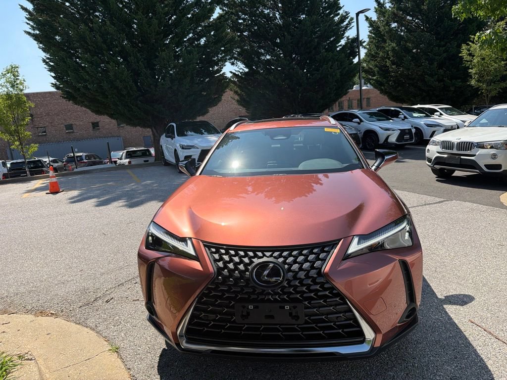 Certified 2025 Lexus UX 300h AWD w/ Accessory Package (Z1) image 4