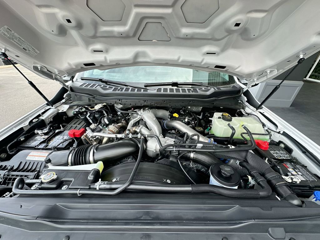 New 2025 Ford F550 4x4 Crew Cab Super Duty image 33