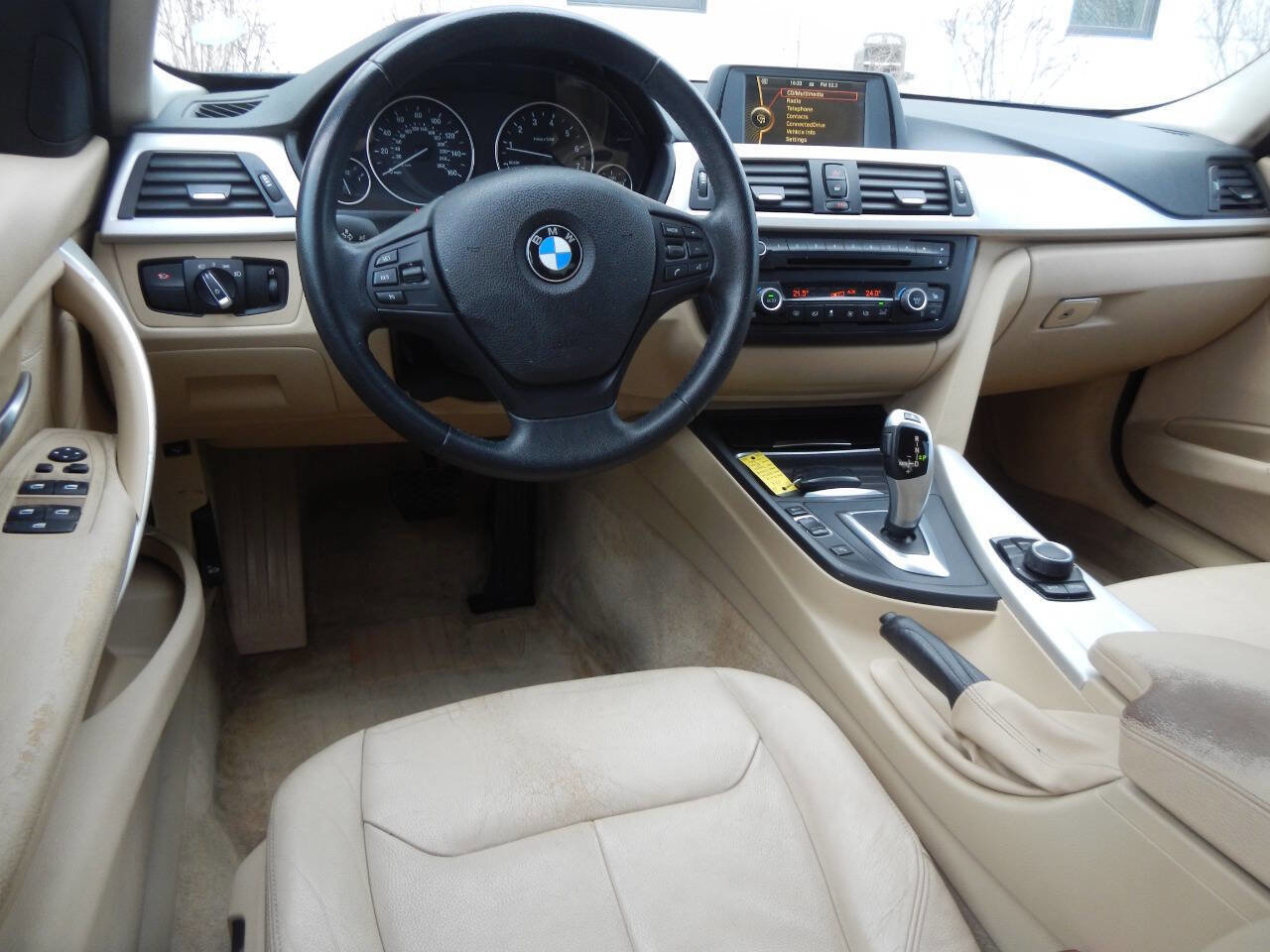 Used 2014 BMW 320i Sedan RWD image 30