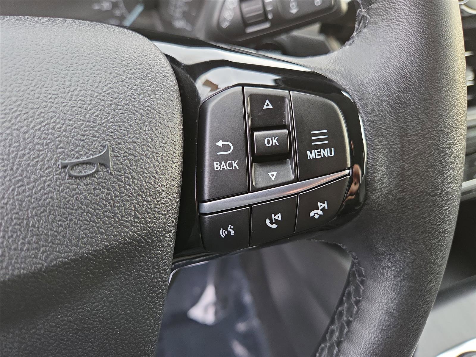 Used 2022 Ford Escape SE w/ Cold Weather Package image 18