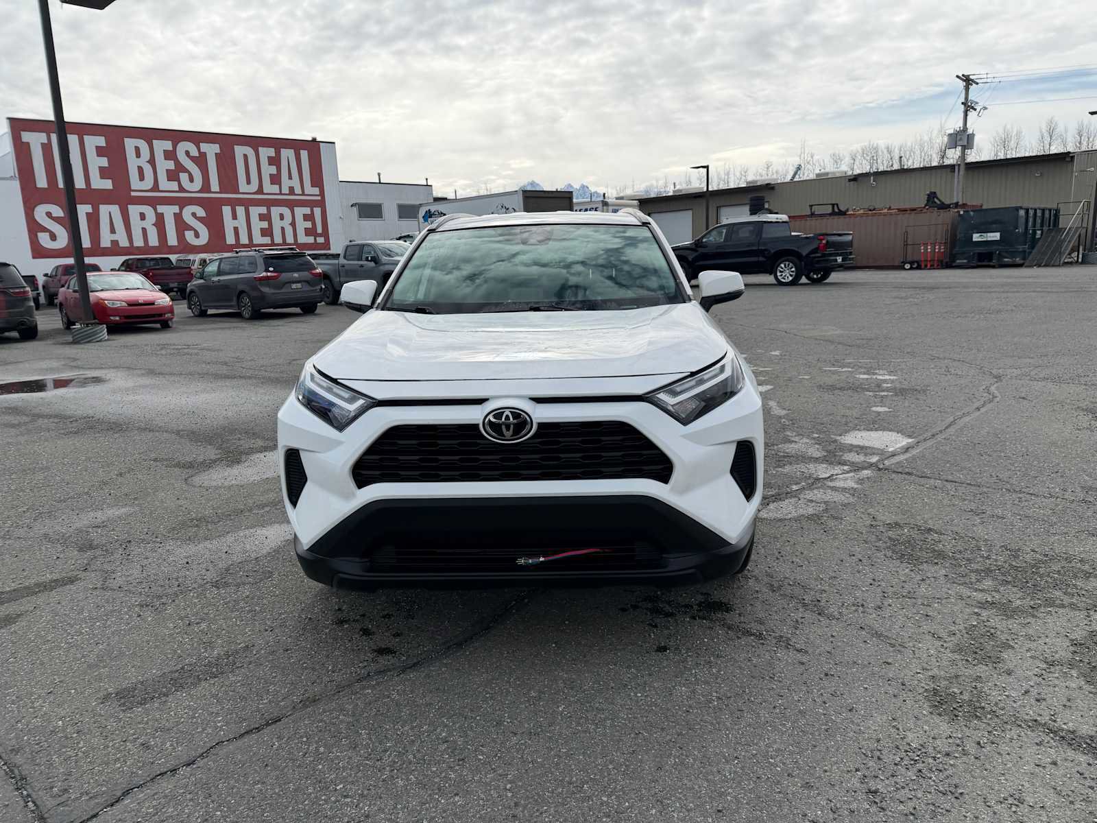 Used 2023 Toyota RAV4 XLE FWD image 4
