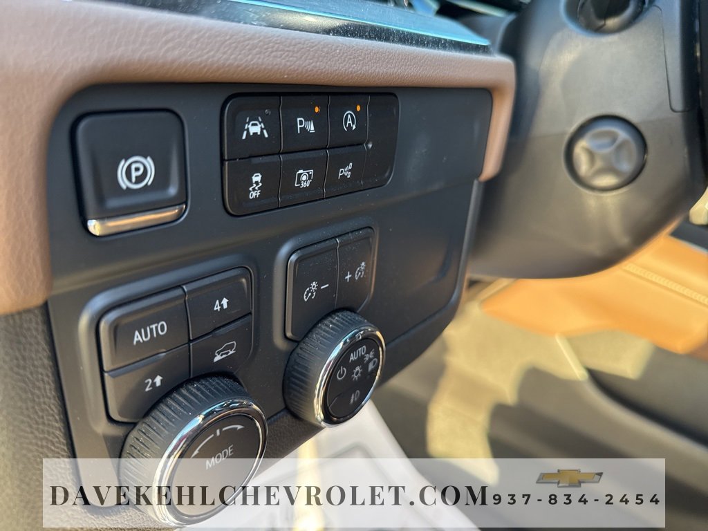 Certified 2025 Chevrolet Suburban High Country image 13