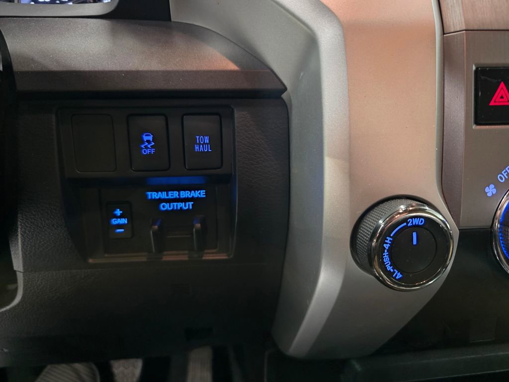 Used 2018 Toyota Tundra SR5 w/ SR5 Upgrade Package AWD/4WD image 30