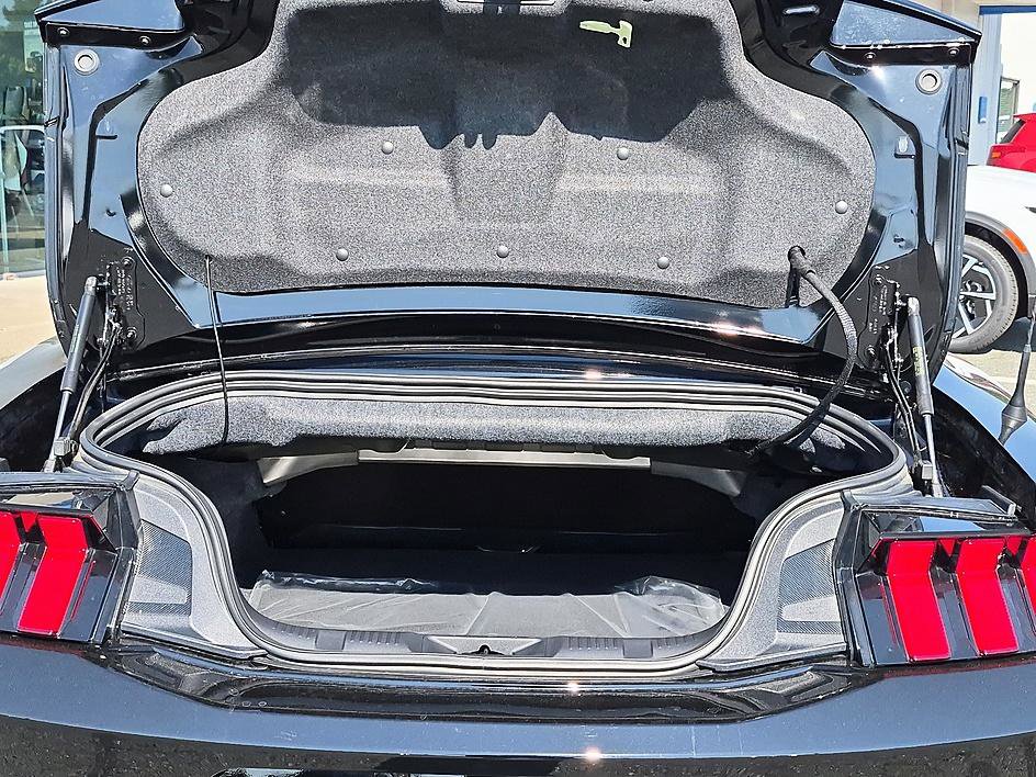 Used 2025 Ford Mustang GT Premium RWD image 30