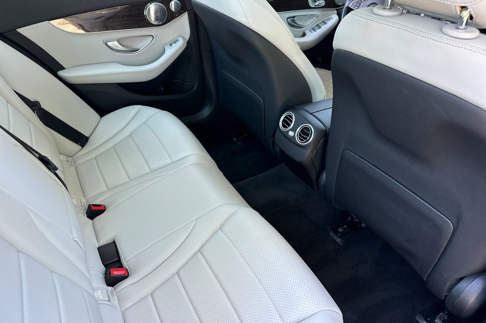 Used 2017 Mercedes-Benz C 300 Sedan image 33