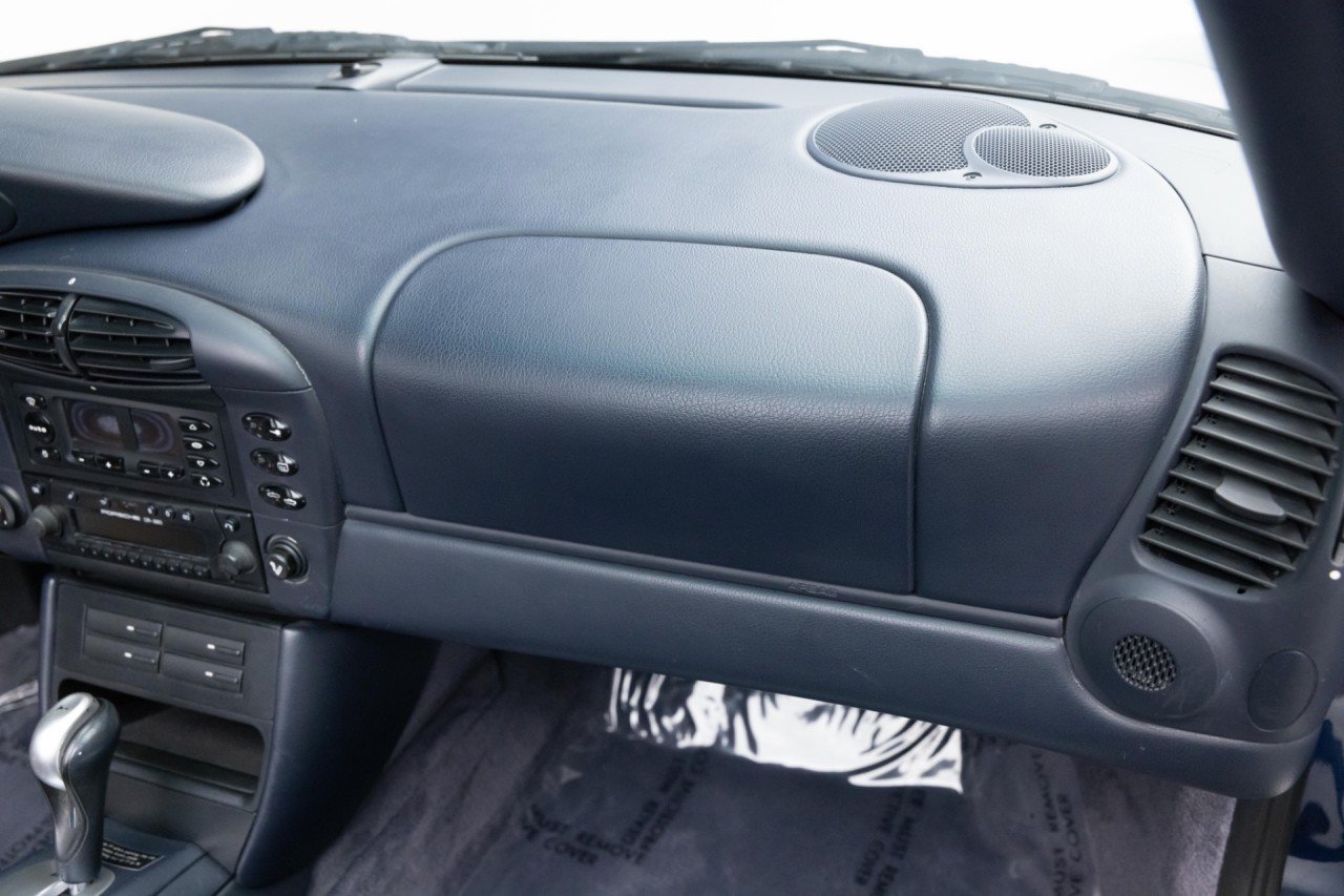 Used 2000 Porsche 911 Cabriolet image 16