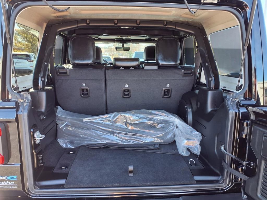 Certified 2023 Jeep Wrangler Unlimited Sahara w/ Cold Weather Group image 25