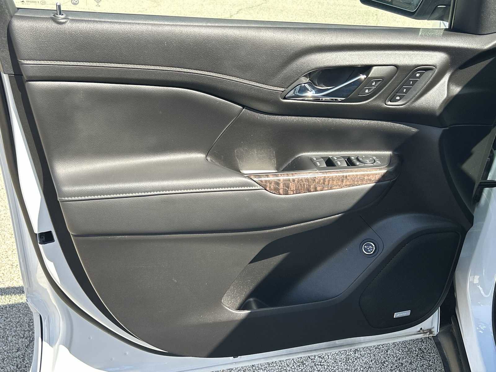 Used 2023 GMC Acadia Denali image 23