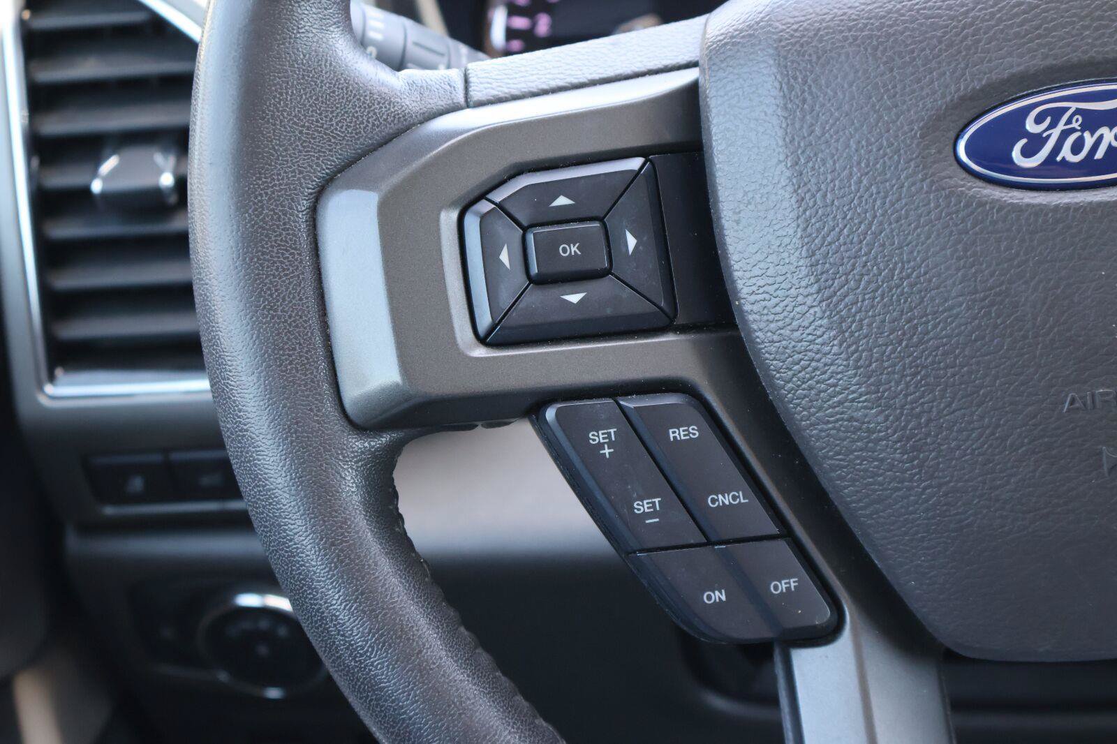 Used 2019 Ford Expedition XLT w/ Equipment Group 202A RWD image 34