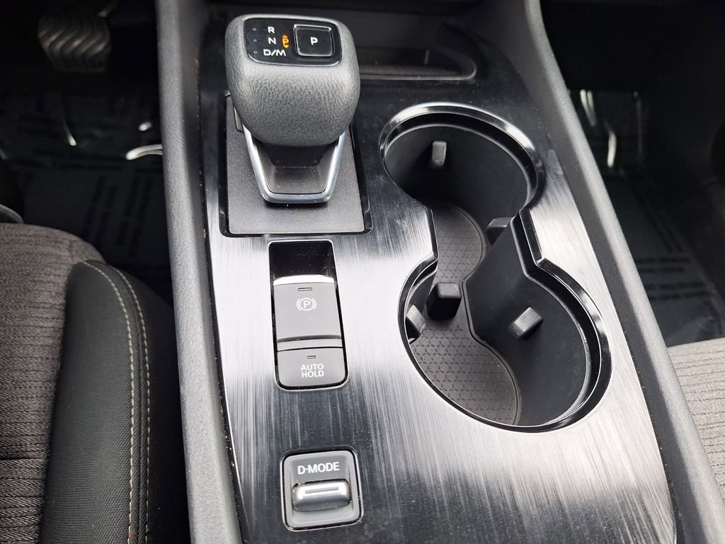 Used 2023 Nissan Rogue SV image 18