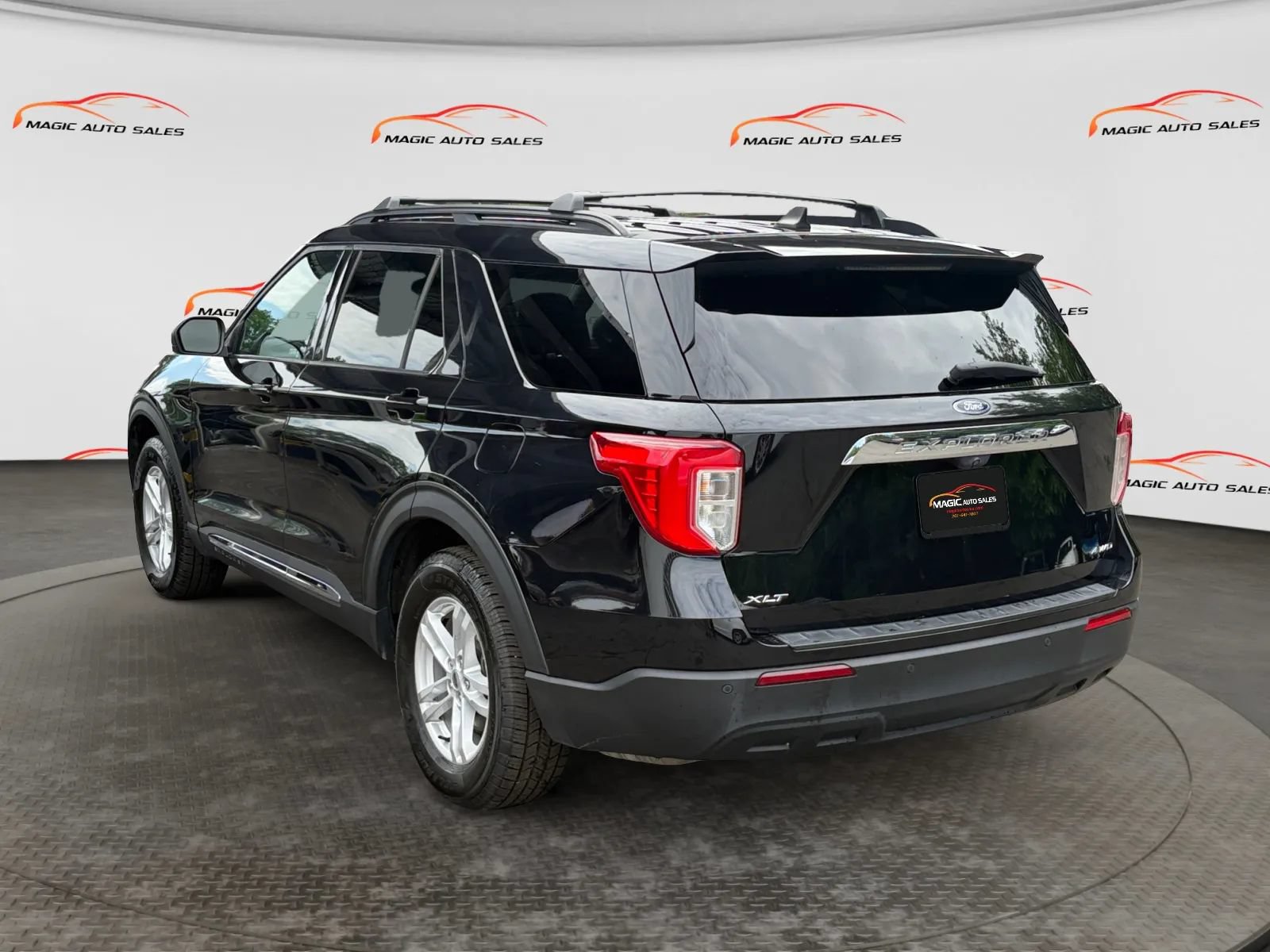 Used 2021 Ford Explorer XLT AWD/4WD image 8