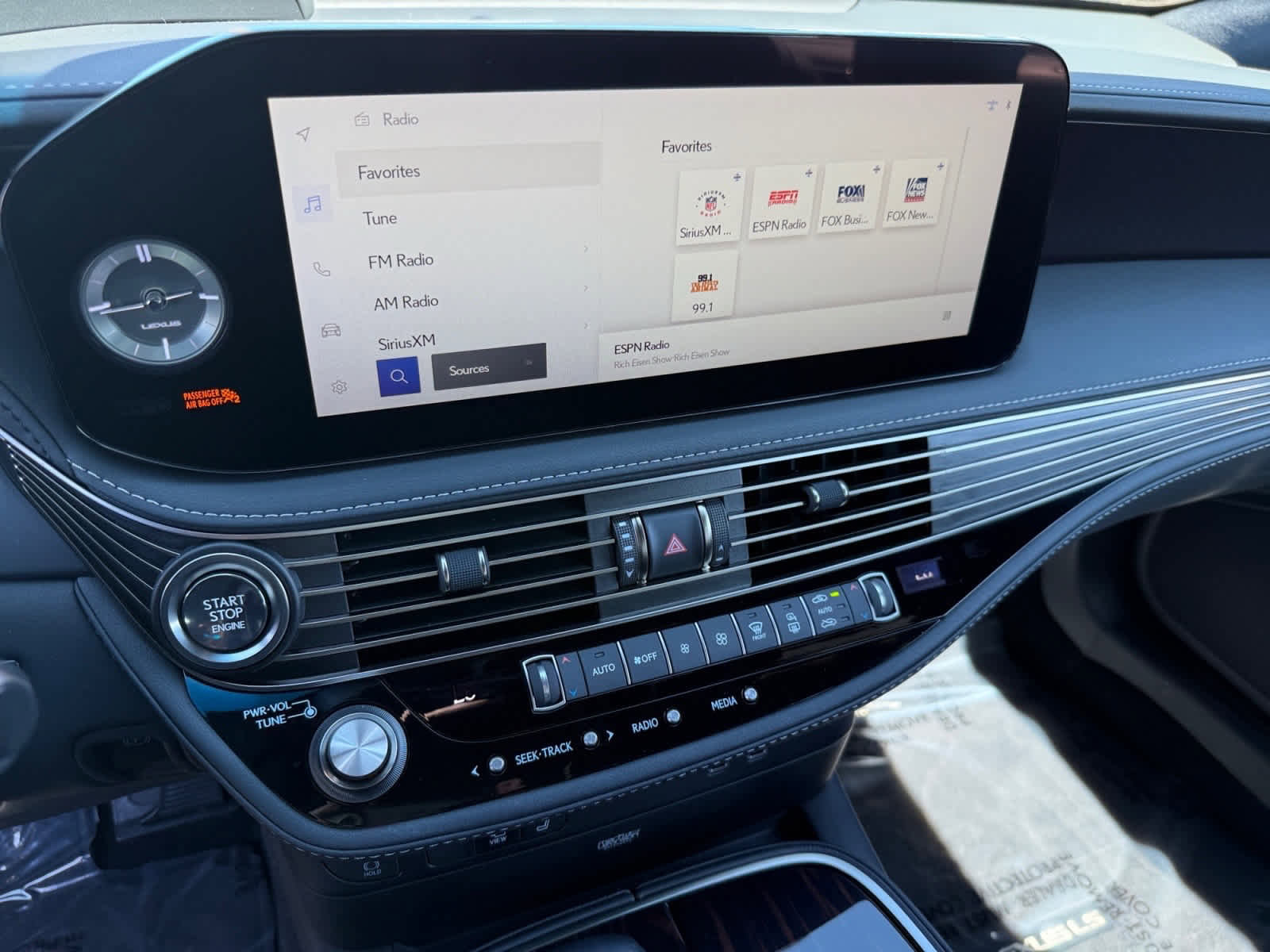 Used 2023 Lexus LS 500 w/ Interior Upgrade Package image 20