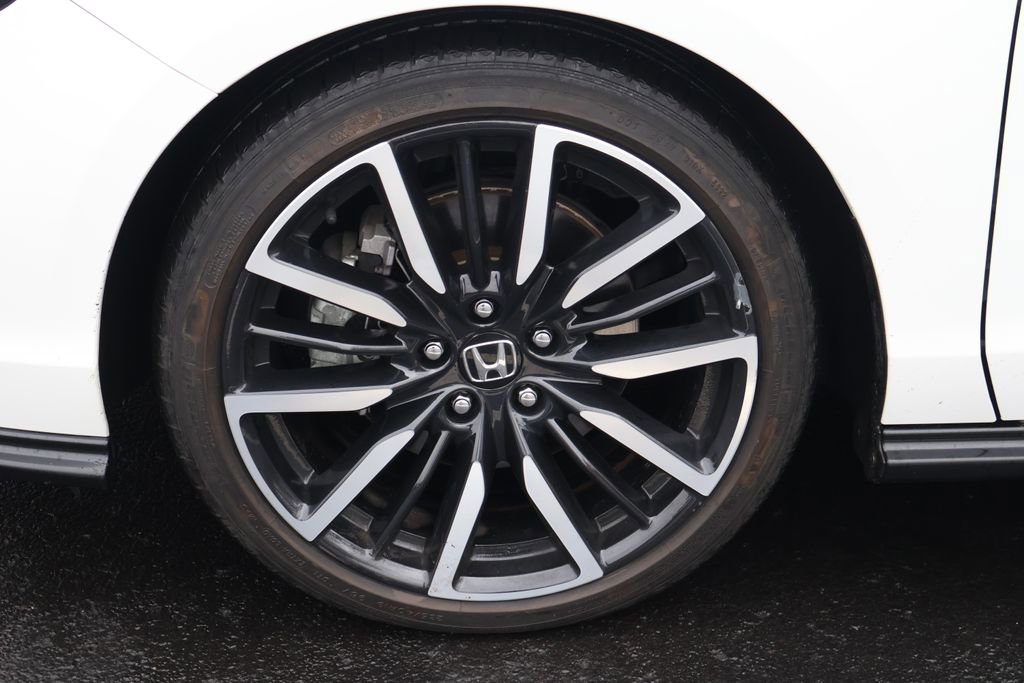 Used 2023 Honda Accord Touring image 11