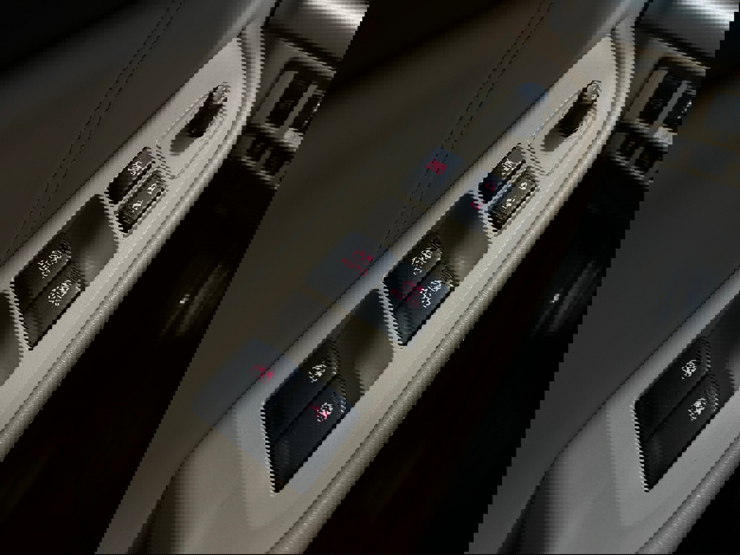 Used 2018 Subaru Outback 2.5i Limited image 25