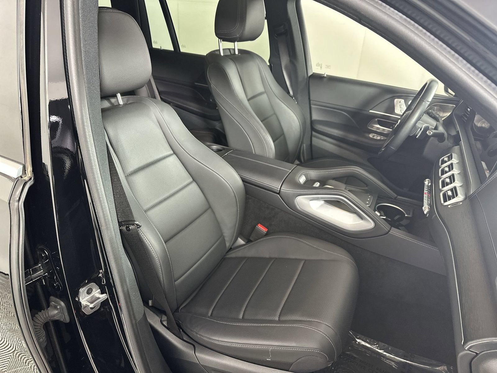 Used 2024 Mercedes-Benz GLS 450 4MATIC image 27