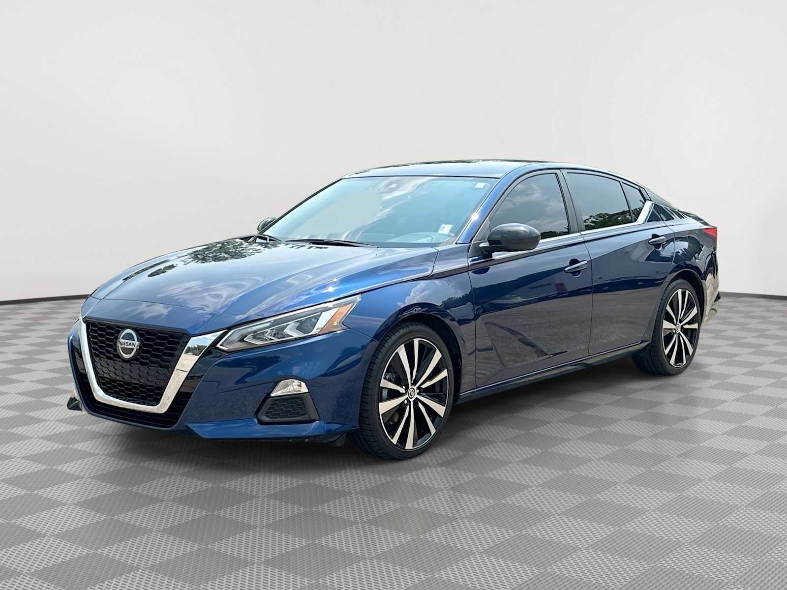 Used 2022 Nissan Altima 2.5 SR FWD image 1