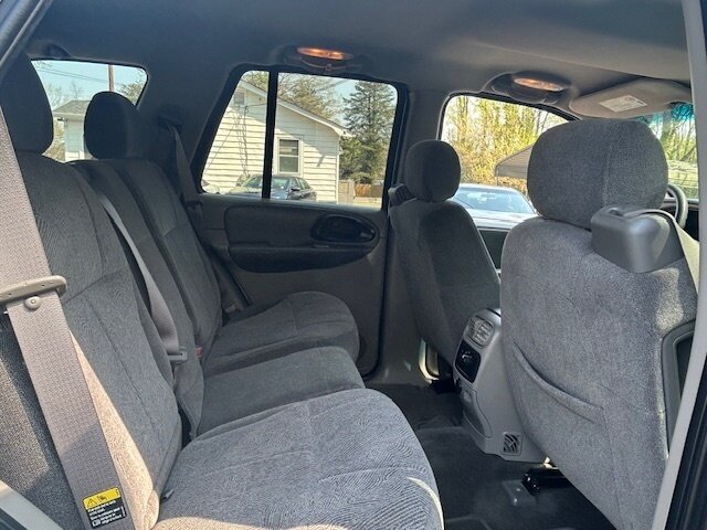 Used 2004 Chevrolet TrailBlazer LS w/ LS Preferred Equipment Group RWD image 17