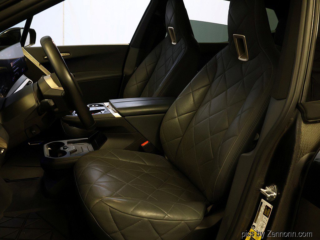 Used 2023 BMW iX M60 image 11