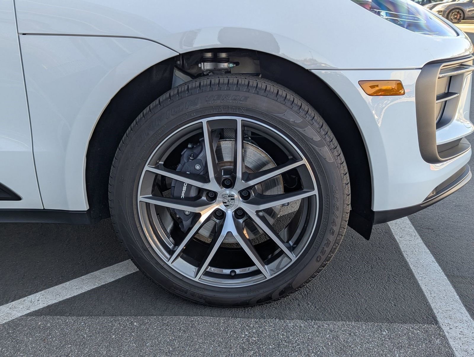 Certified 2025 Porsche Macan image 11