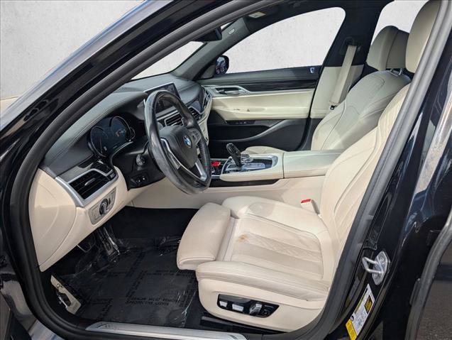 Used 2019 BMW 750i w/ M Sport Package RWD image 15