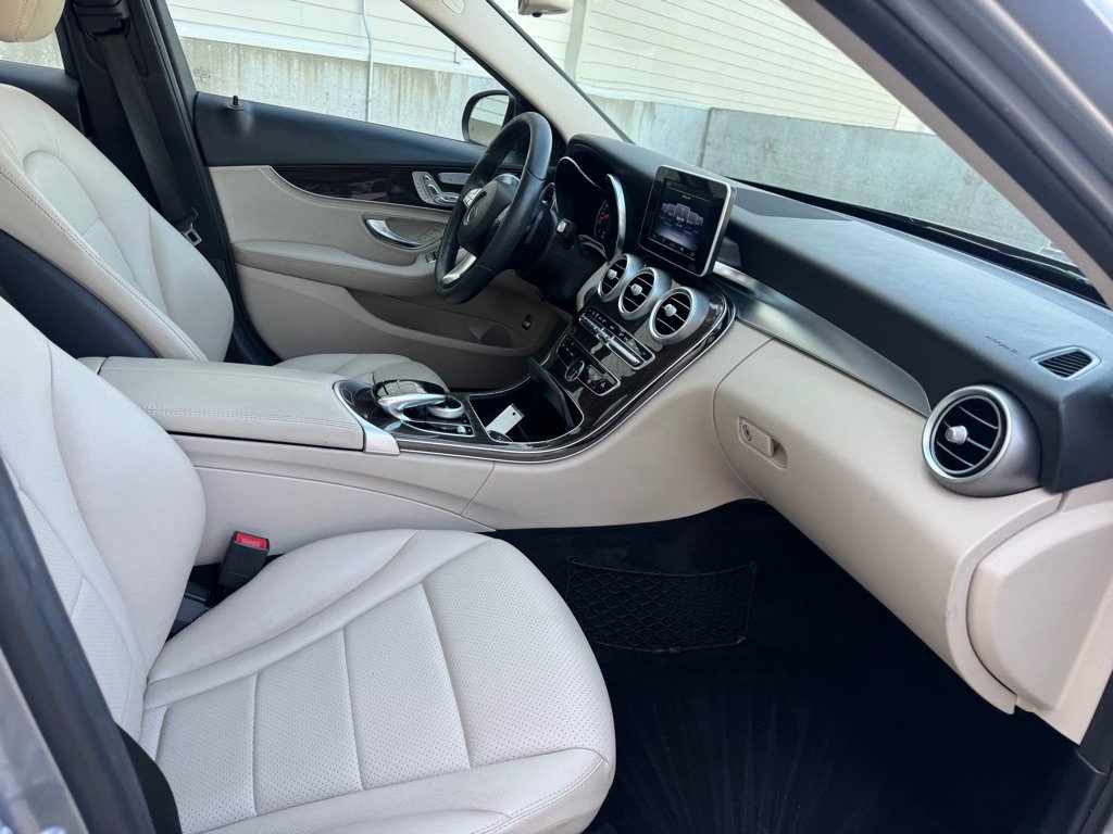 Used 2015 Mercedes-Benz C 300 4MATIC Sedan image 28