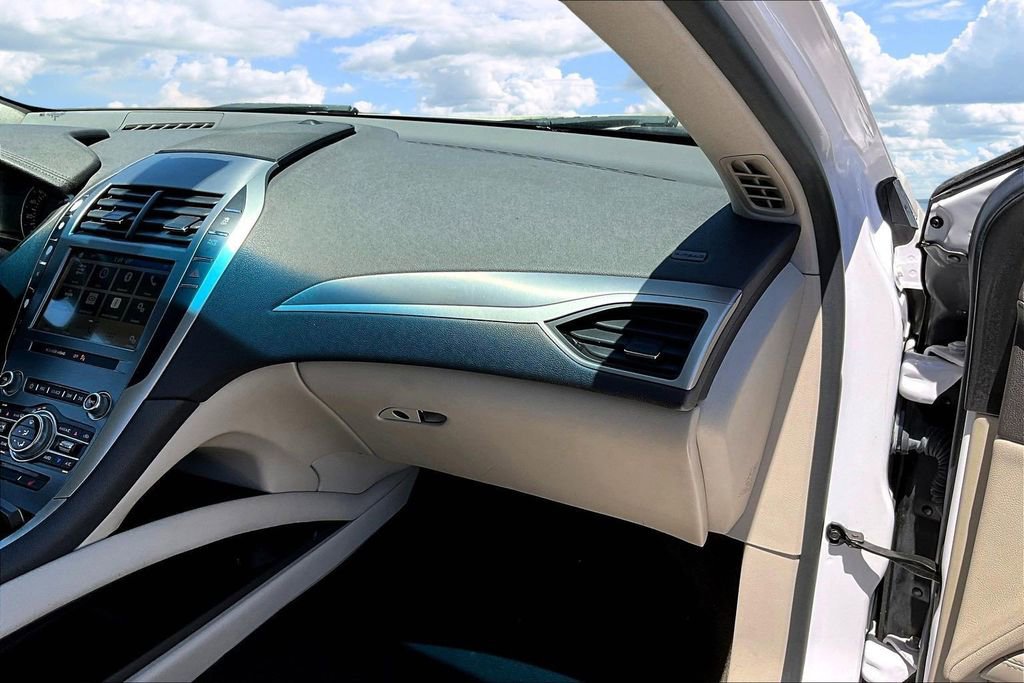 Used 2019 Lincoln MKZ Premiere FWD image 28