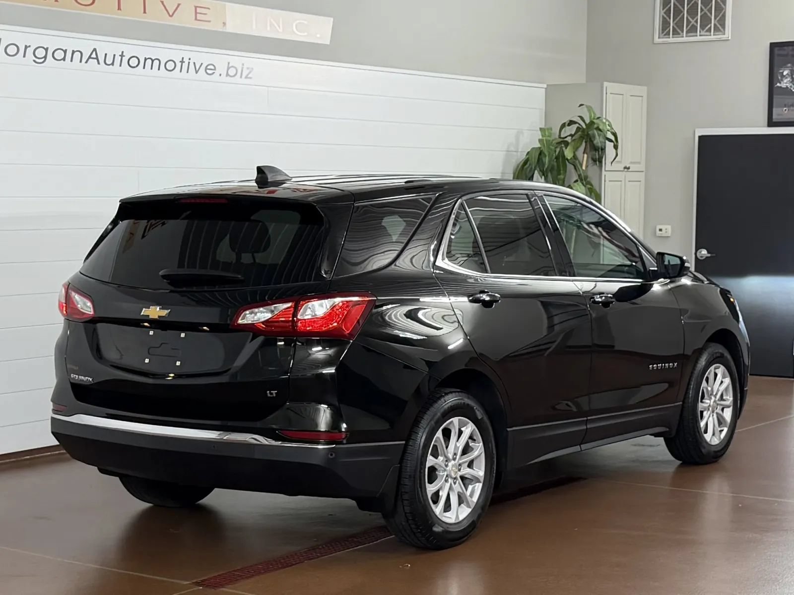 Used 2019 Chevrolet Equinox LT FWD image 3