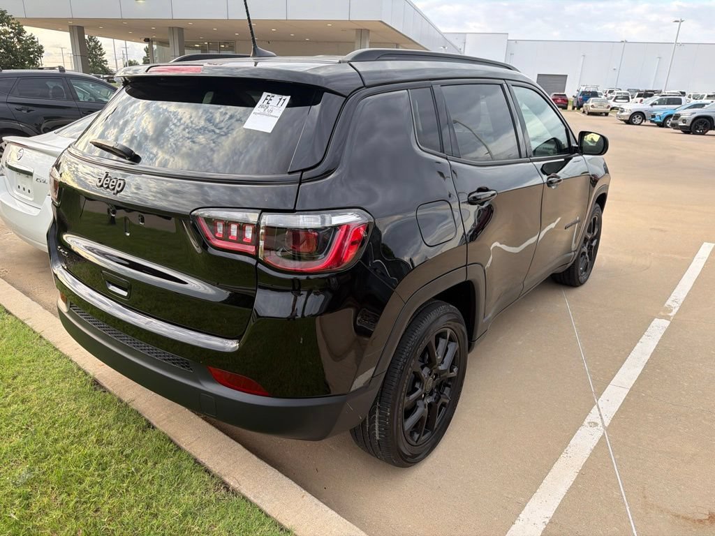 Used 2026 Jeep Compass Latitude AWD/4WD image 5