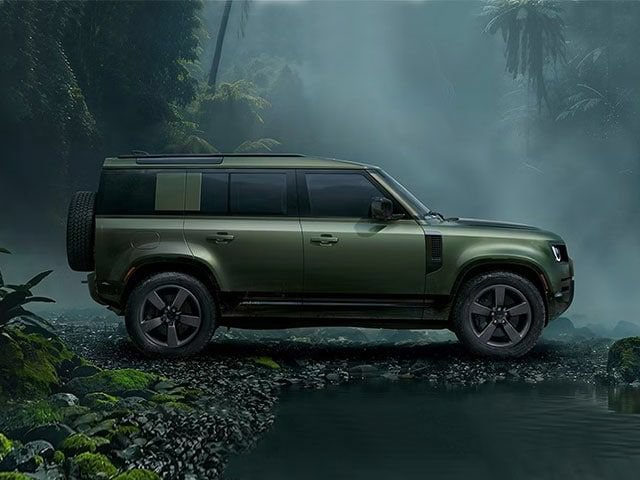 New 2026 Land Rover Defender 130 X-Dynamic SE AWD/4WD image 39