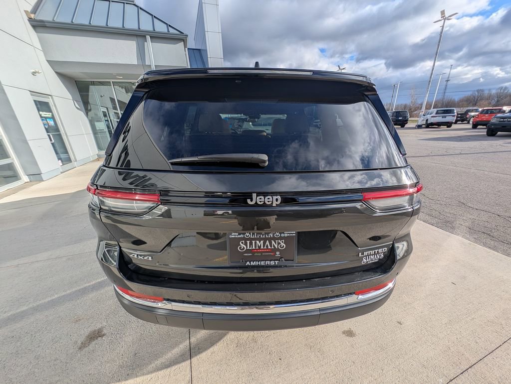 Used 2024 Jeep Grand Cherokee Limited image 10