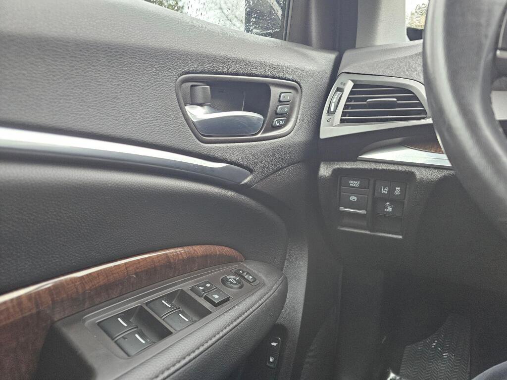 Used 2018 Acura MDX SH-AWD image 30