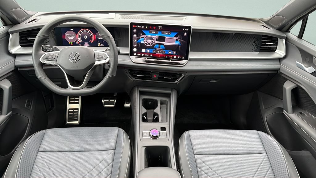 New 2026 Volkswagen Tiguan SE R-Line FWD image 30