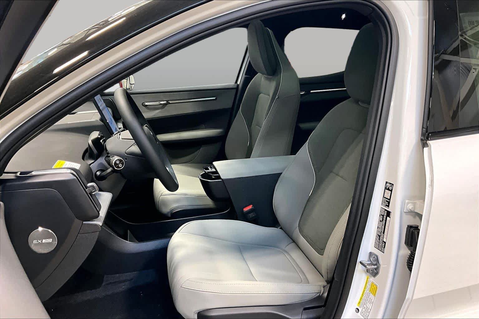 New 2026 Volvo EX30 Ultra w/ Protection Package AWD/4WD image 13