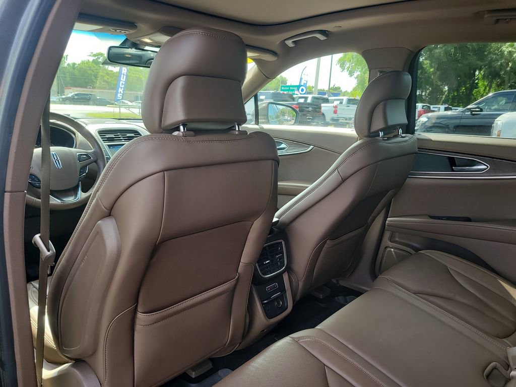 Used 2018 Lincoln MKX Reserve w/ Driver Assistance Package image 11