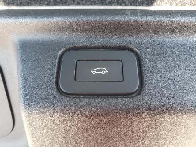 Used 2025 Land Rover Range Rover SE AWD/4WD image 10