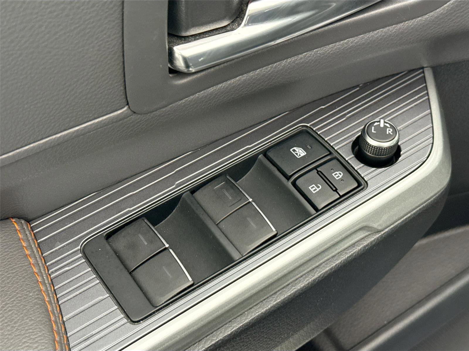 Certified 2022 Toyota Sienna XSE image 30