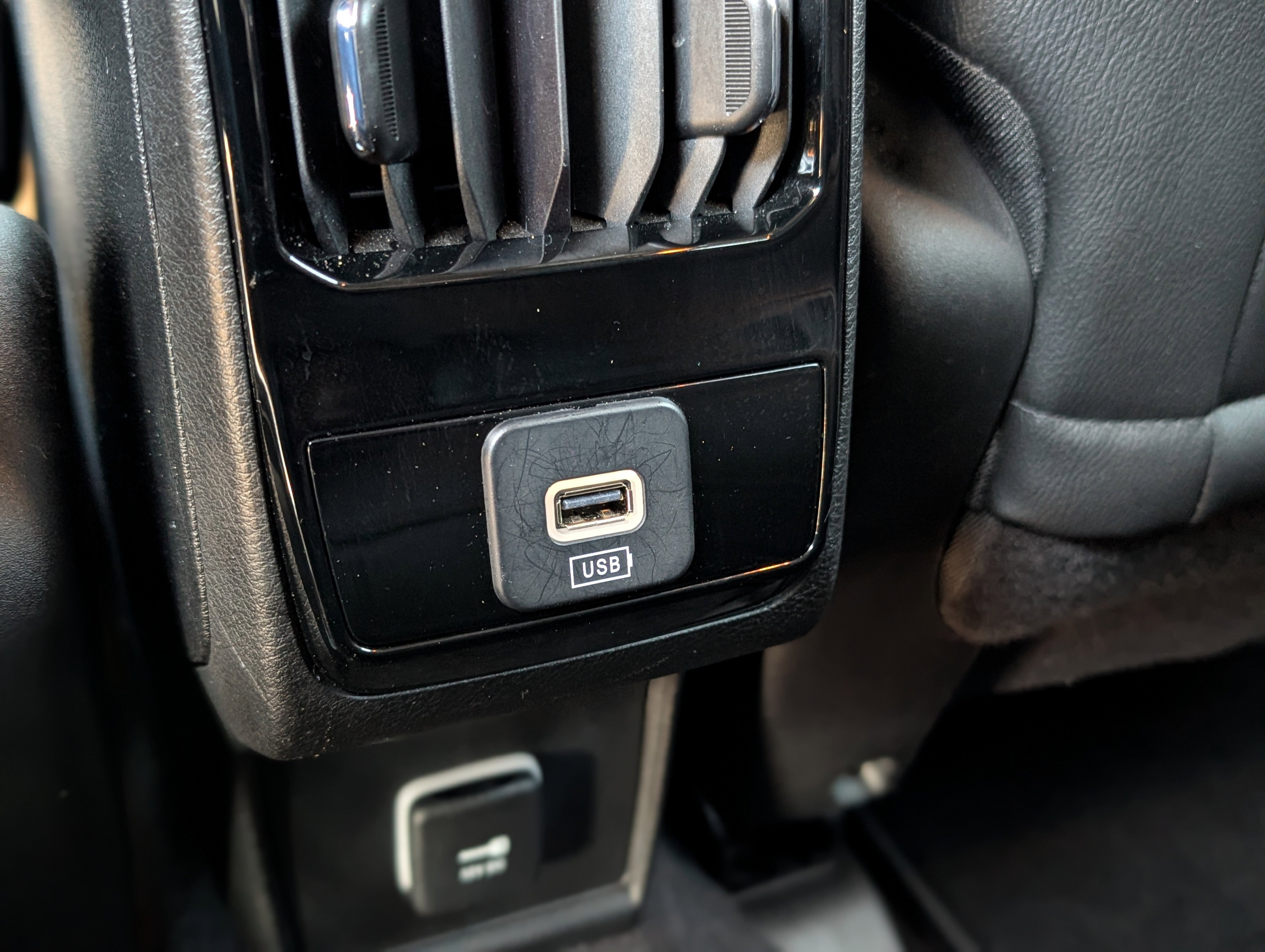 Used 2024 Jeep Compass Limited image 34