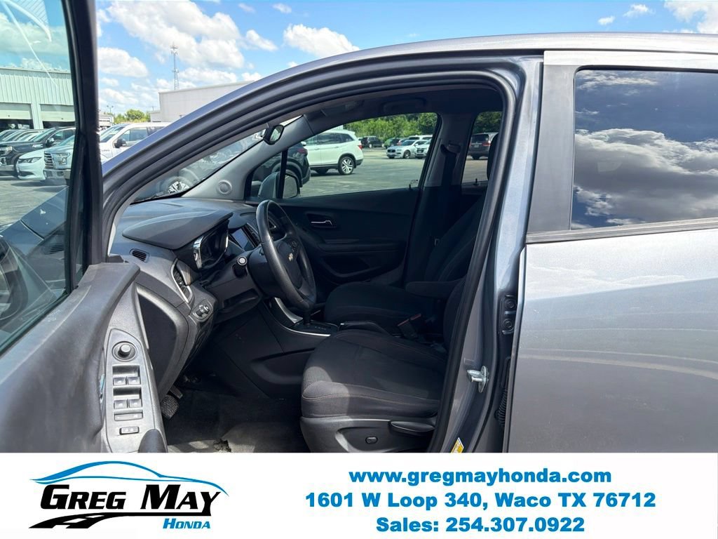 Used 2020 Chevrolet Trax LS w/ Tint and Cruise Package FWD image 8