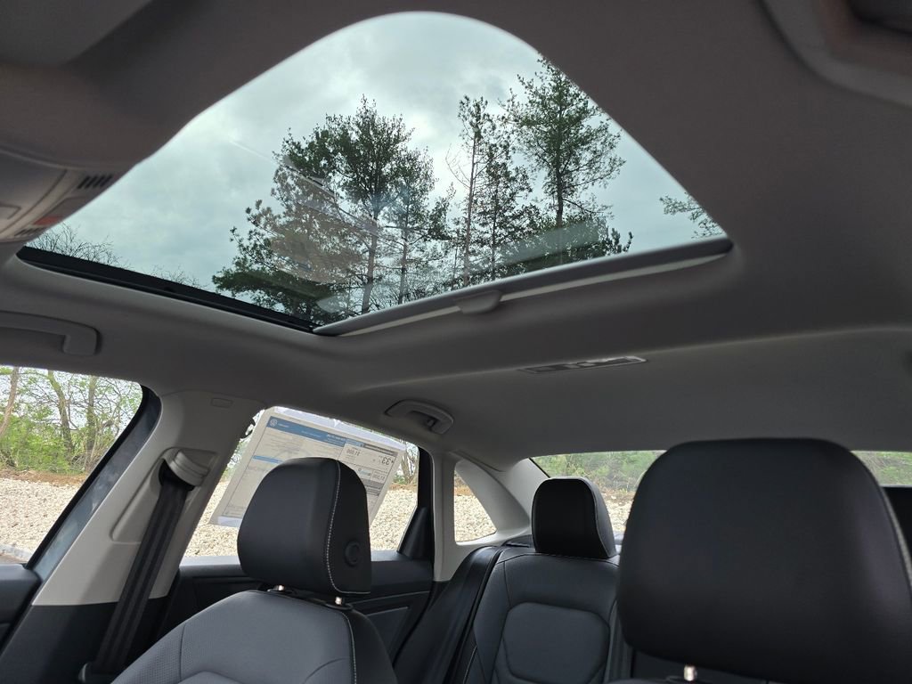 New 2026 Volkswagen Jetta SEL FWD image 3