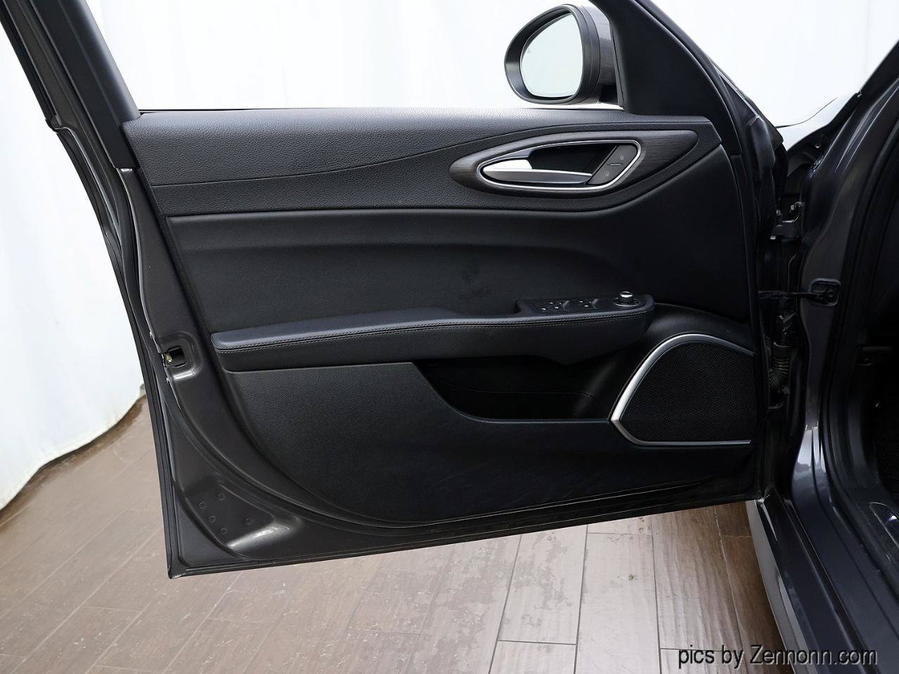 Used 2022 Alfa Romeo Giulia Ti AWD/4WD image 25