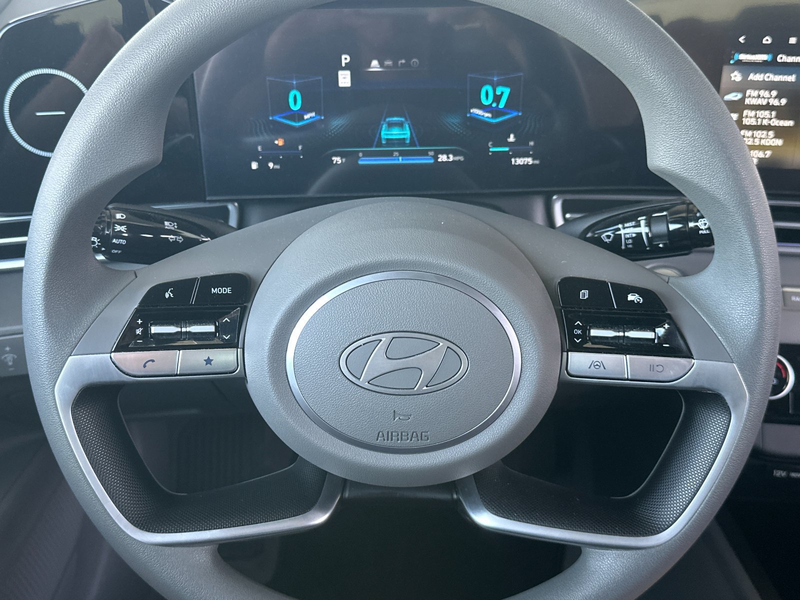 Certified 2024 Hyundai Elantra SEL FWD image 23