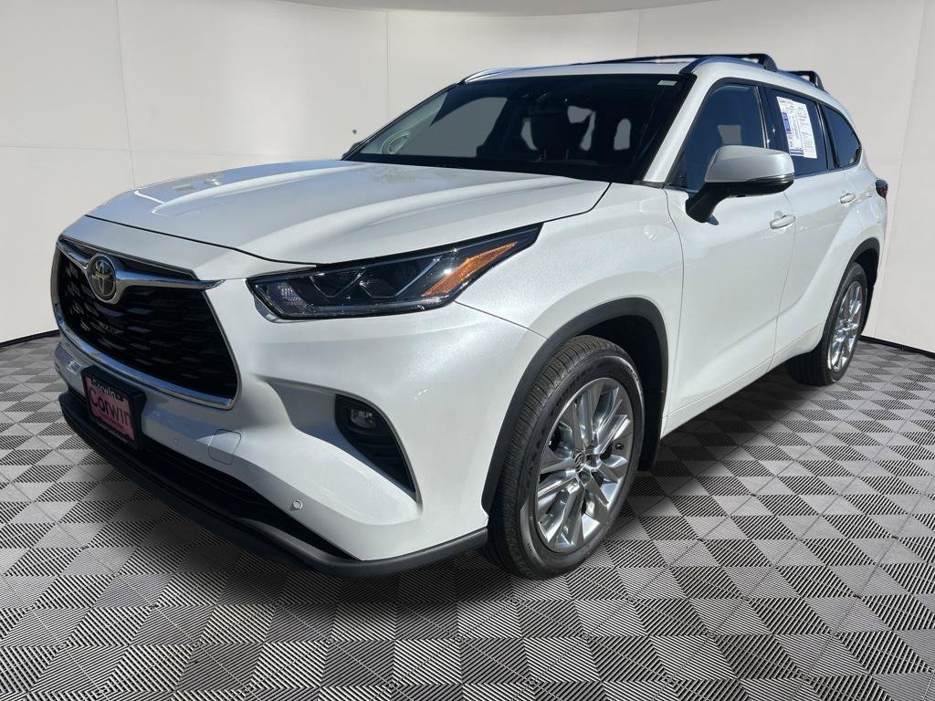 Used 2023 Toyota Highlander Limited AWD/4WD image 3