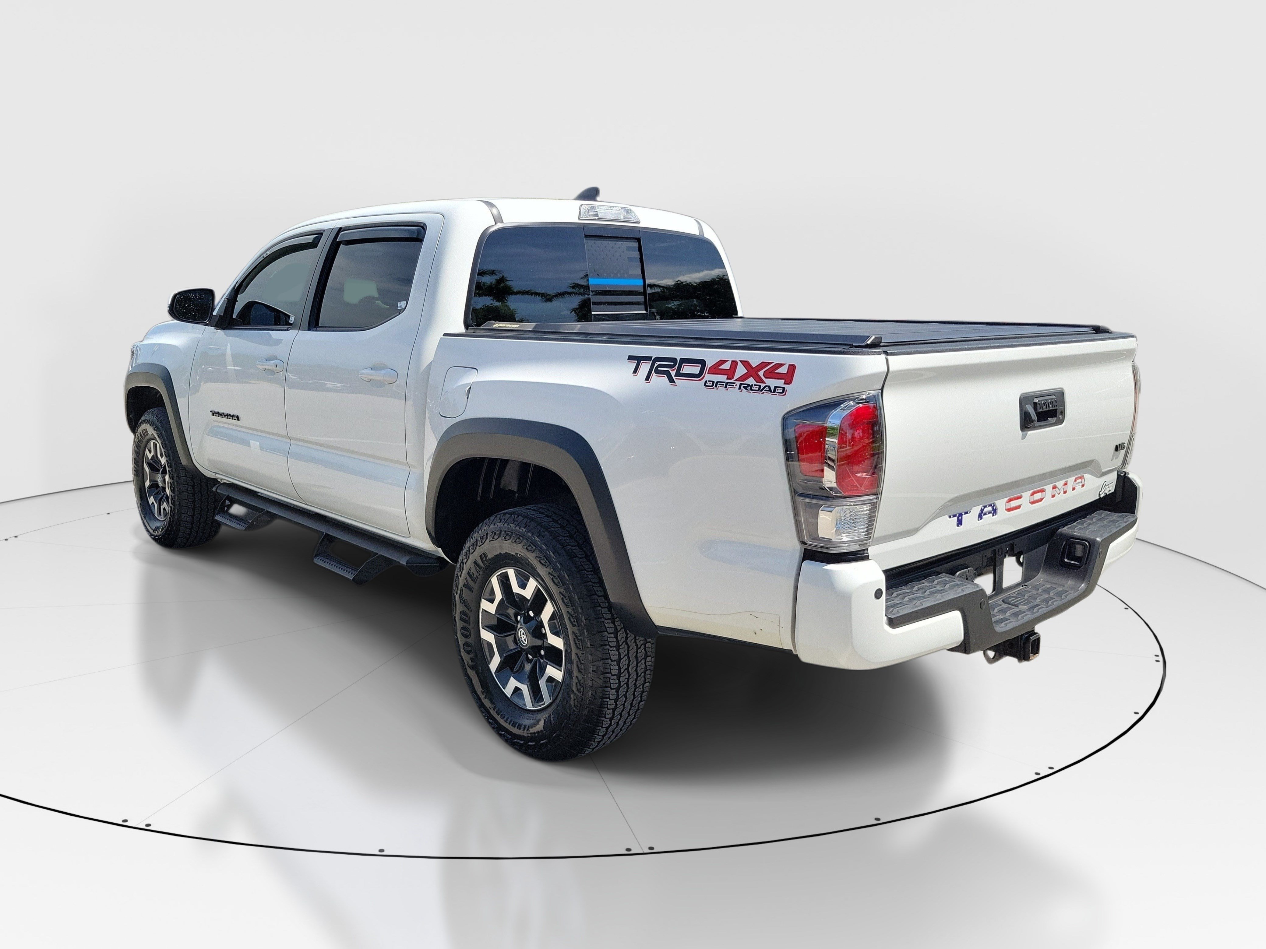 Used 2023 Toyota Tacoma TRD Off-Road w/ Technology Package AWD/4WD image 5