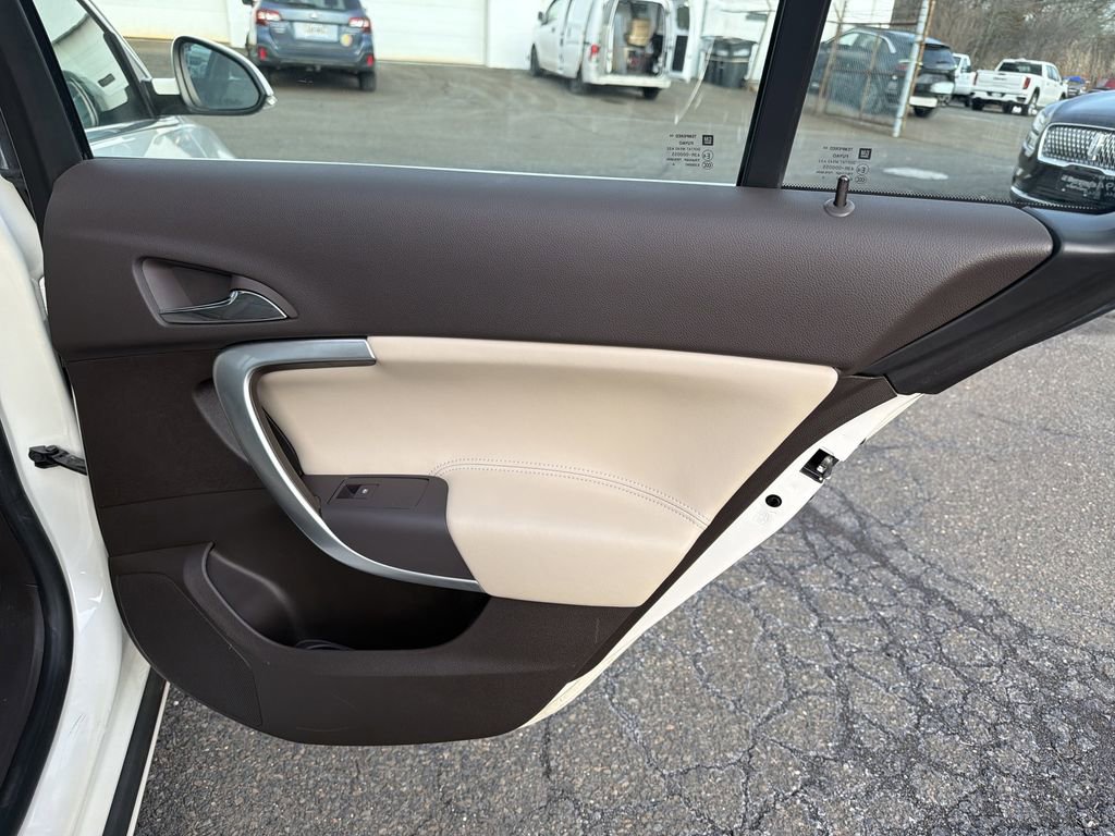 Used 2015 Buick Regal Premium w/ Driver Confidence Package #2 image 16