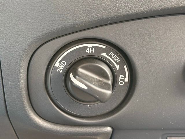 Certified 2024 Nissan Frontier SV w/ Technology Package image 34