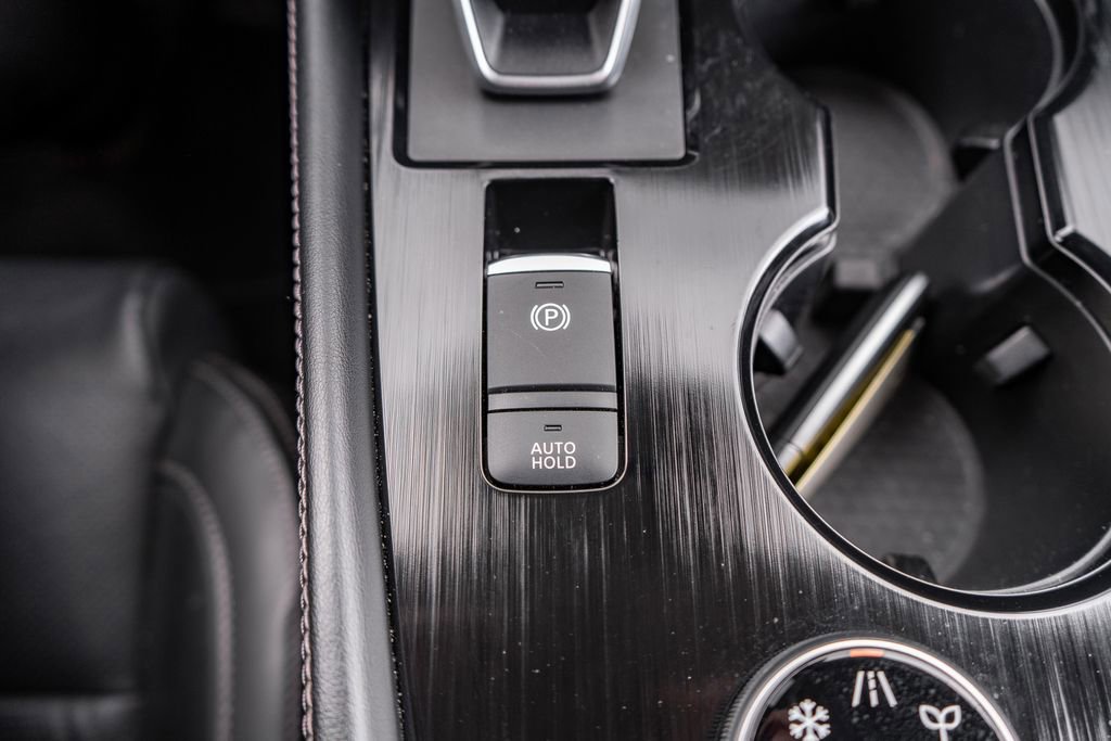 Used 2023 Nissan Rogue Platinum AWD/4WD image 29